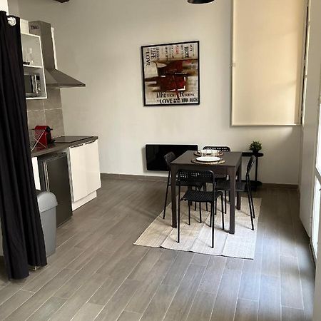 Studio Plein Coeur De Libourne Apartment Bagian luar foto